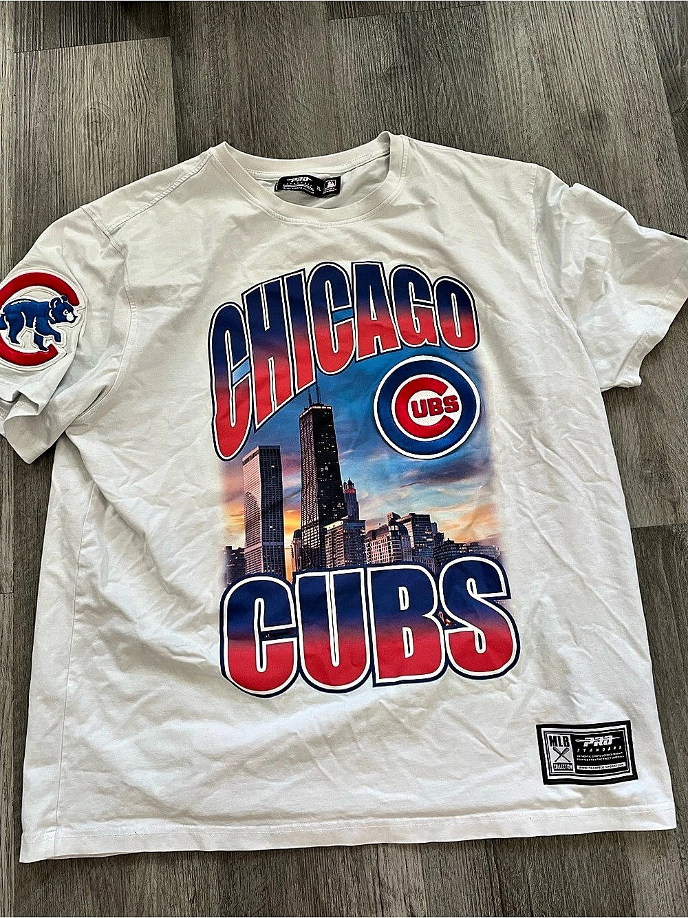 PRO Standard Chicago Cubs MLB Cityscape / Skyline T-Shirt White & Blue XL